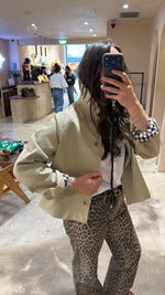 TRENCH COURT LEONIE