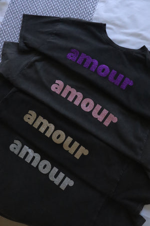 TEE AMOUR PAILLETTES