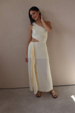 ROBE ISIA
